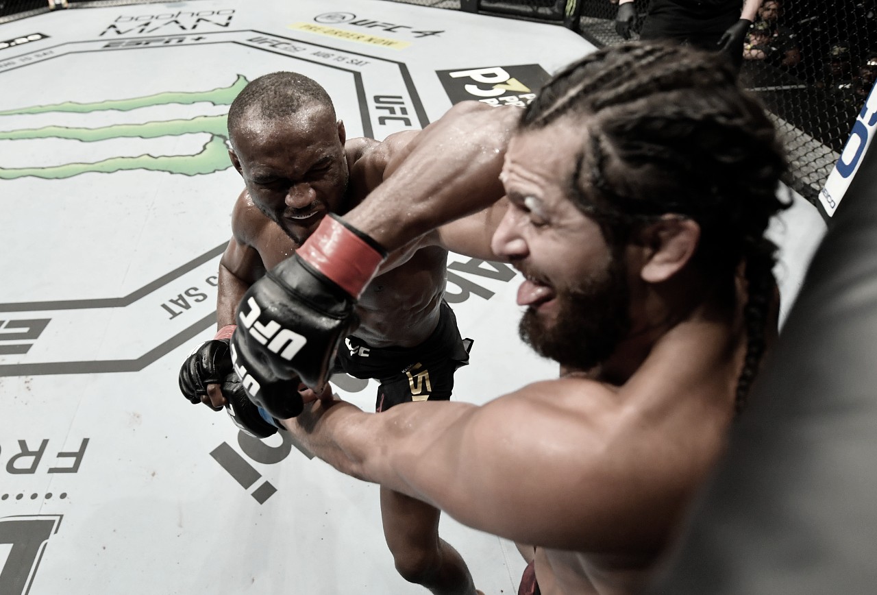UFC 251: Kamaru Usman derrota Jorge Masvidal na Ilha da Luta e mantém cinturão do peso-médio UFC 251: Kamaru Usman derrota Jorge Masvidal na Ilha da Luta e mantém cinturão do peso-médio