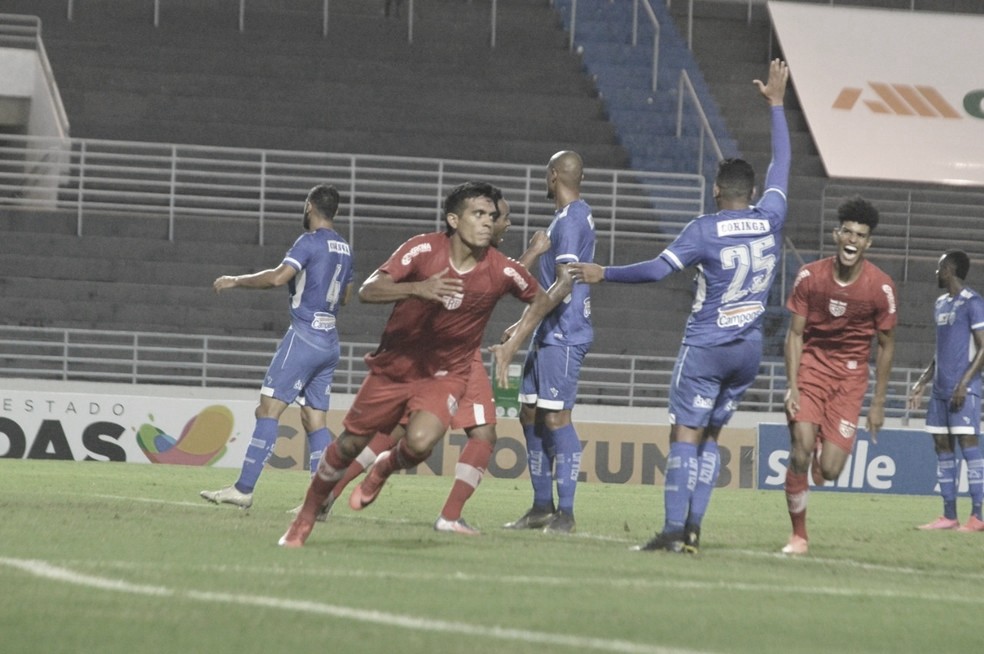 Igor Cariús relembra gol de cabeça que garantiu título ao CRB Igor Cariús relembra gol de cabeça que garantiu título ao CRB