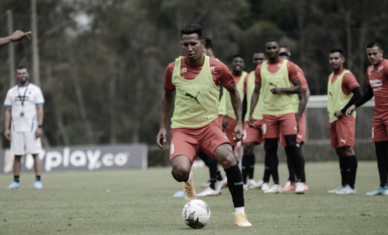 James Sánchez: “La alegría del grupo se ha renovado y nos estamos
preparando para lo que viene”
James Sánchez: “La alegría del grupo se ha renovado y nos estamos
preparando para lo que viene”