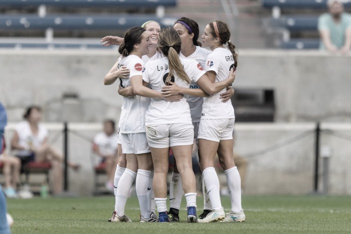 FC Kansas City celebrates third consecutive win against the Chicago Red Stars