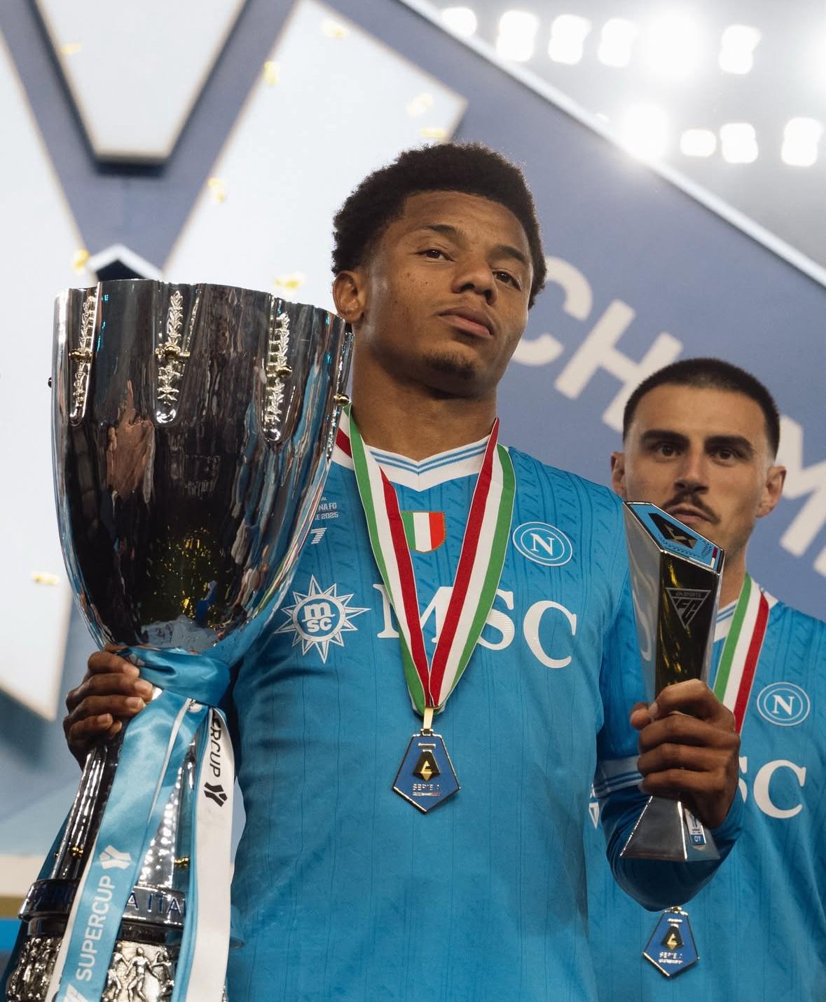 Il Napoli è supercampione! Bologna battuto 2-0 dalla doppietta di Neres