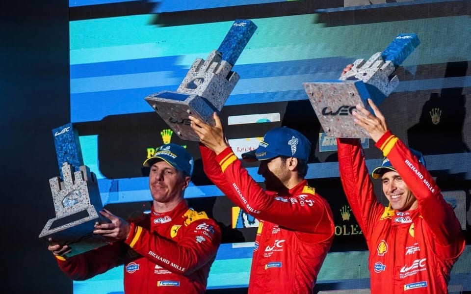 A simbologia do pódio da Ferrari em Interlagos