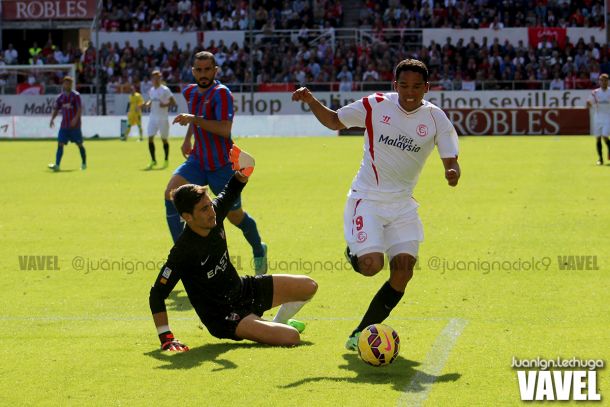 Fotos e imágenes del Sevilla 1-1 Levante, 11ª jornada de la Liga BBVA