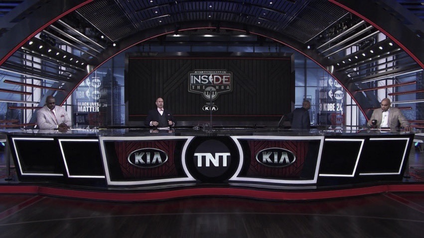 Kenny Smith Walks Off 'Inside The NBA' Set