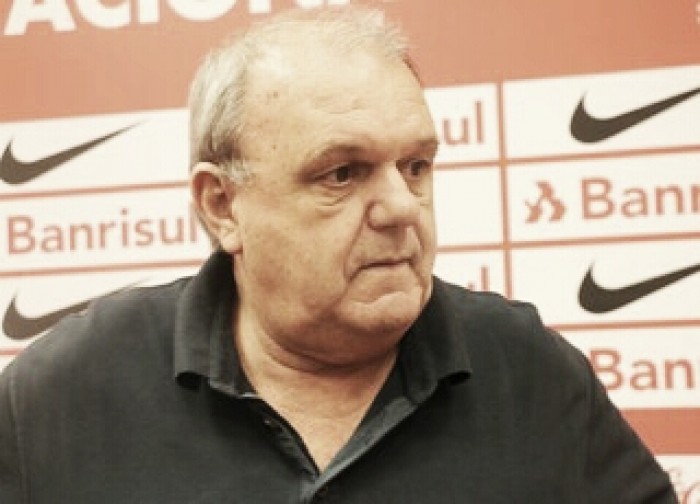 Vitório Piffero não cogita falar em rebaixamento: "Estamos longe da zona" Vitório Piffero não cogita falar em rebaixamento: "Estamos longe da zona"