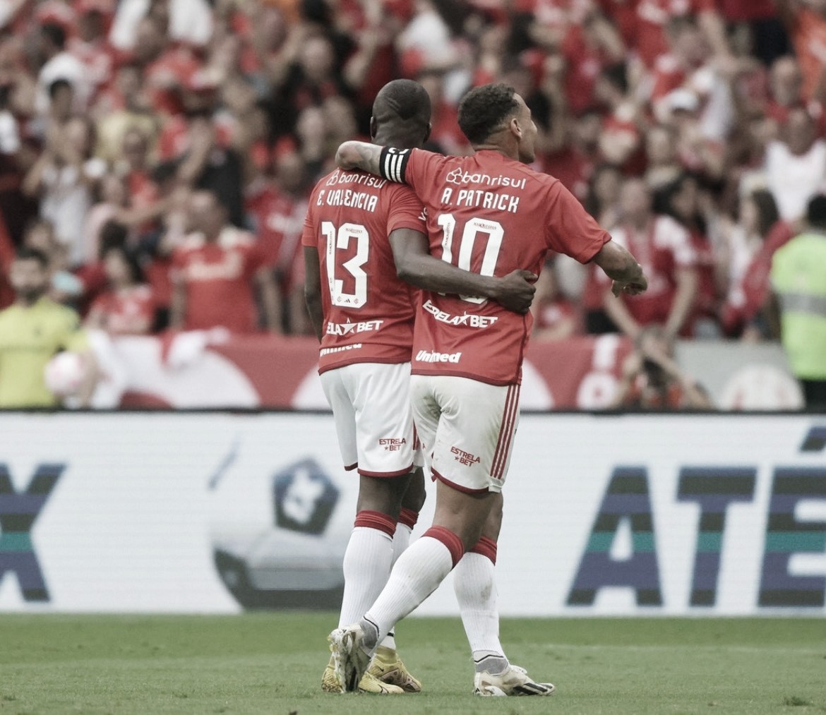  Gols e melhores momentos Internacional x Coritiba pelo Campeonato Brasileiro (3-4)