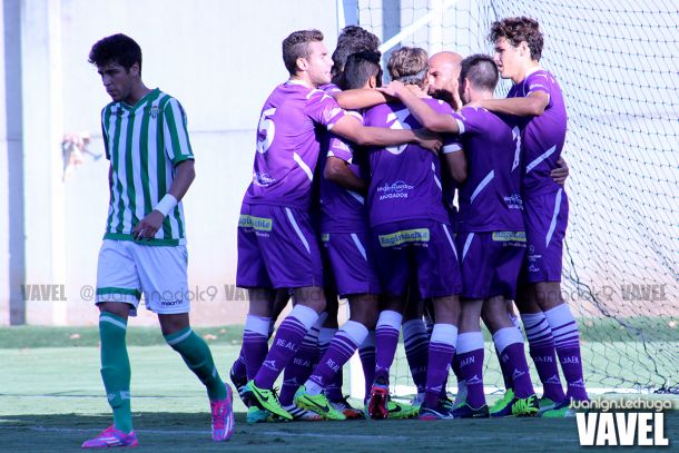 Fotos e imágenes del Betis B 0-2 Jaén, 3ª jornada del grupo IV de Segunda División B