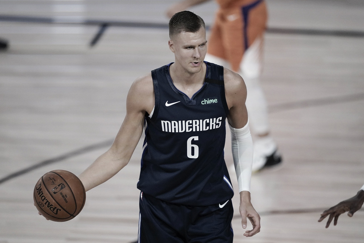 Porzingis Undergoes Knee Surgery