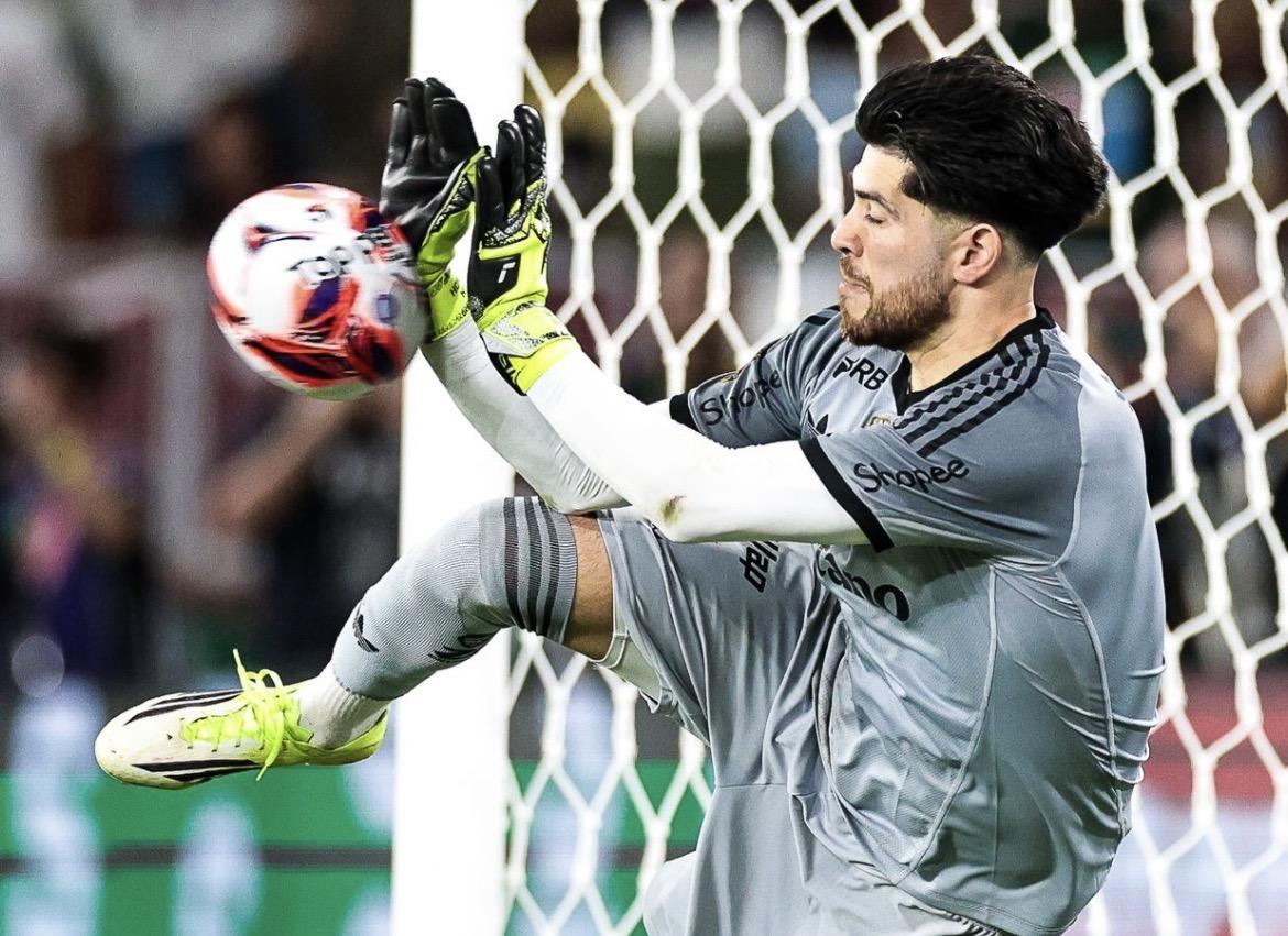 Rossi decide nos pênaltis, e Flamengo é campeão carioca sobre o Fluminense Rossi decide nos pênaltis, e Flamengo é campeão carioca sobre o Fluminense