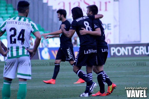Fotos e imágenes del Betis 0-1 Albacete, 4ª jornada de la Liga Adelante