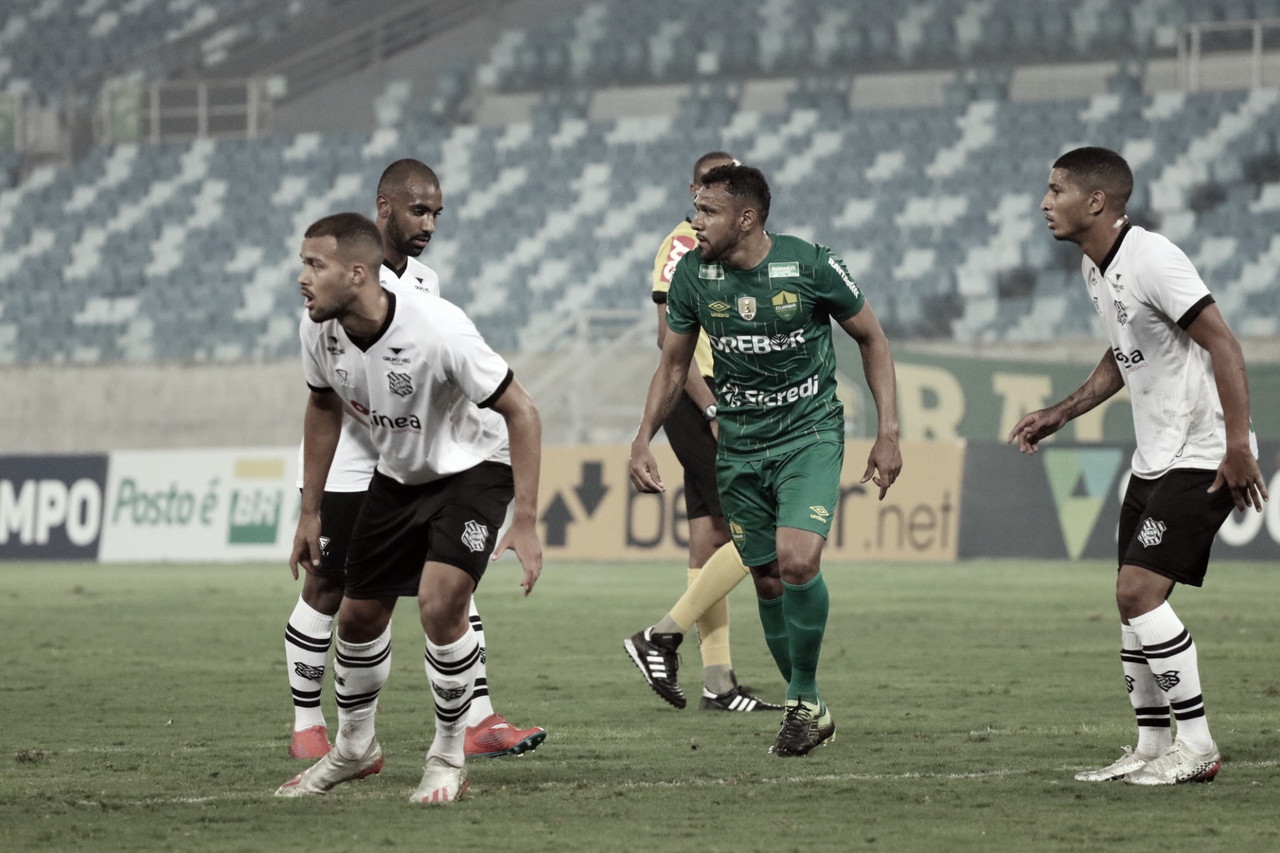 Com
gol mal anulado no fim, Figueirense não sai do empate contra Cuiabá Com
gol mal anulado no fim, Figueirense não sai do empate contra Cuiabá