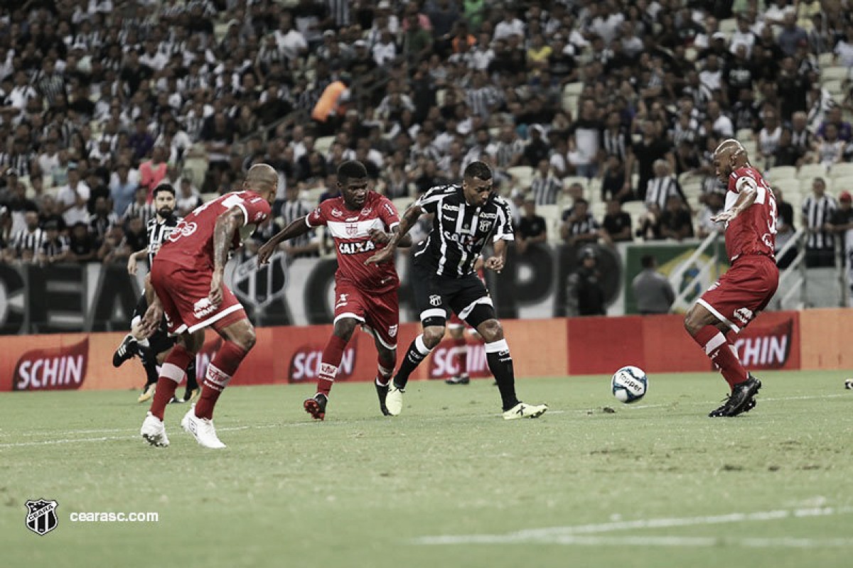 Ceará segura empate sem gols contra CRB e se classifica às semifinais da Copa do Nordeste Ceará segura empate sem gols contra CRB e se classifica às semifinais da Copa do Nordeste