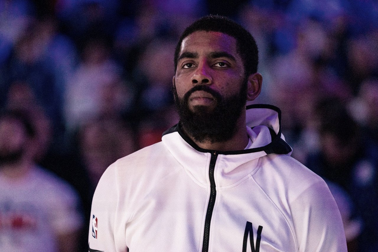 Kyrie Irving buys a house for George Floyd's family