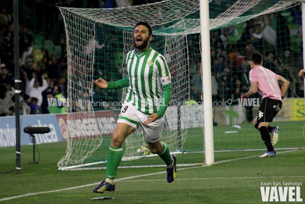 Fotos e imágenes del Betis 2-1 Girona, jornada 26 de Segunda División