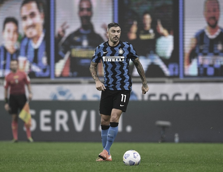 
Internazionale anuncia renovação contratual do experiente lateral Kolarov