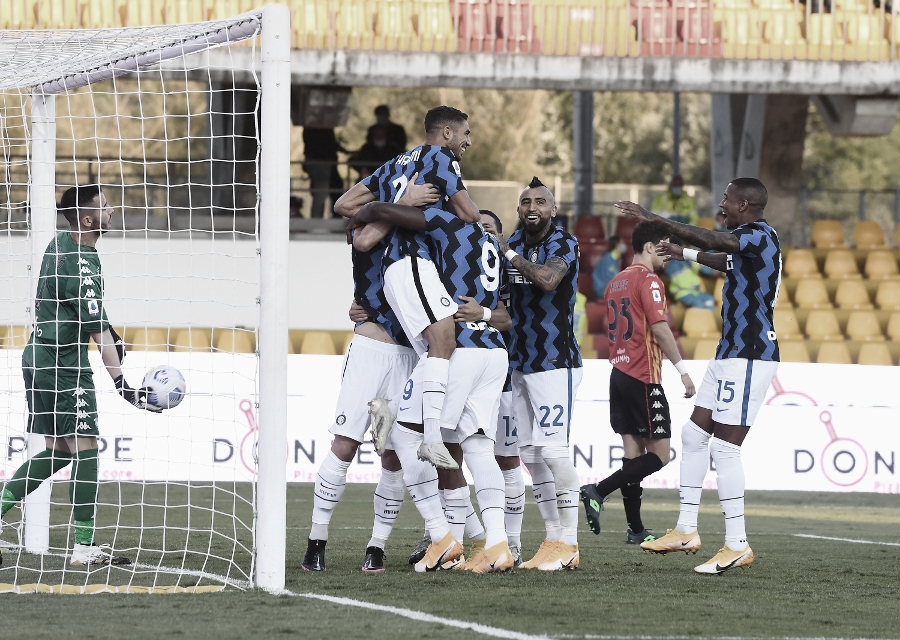 Em avassalador primeiro tempo, Internazionale goleia Benevento com dois de Lukaku