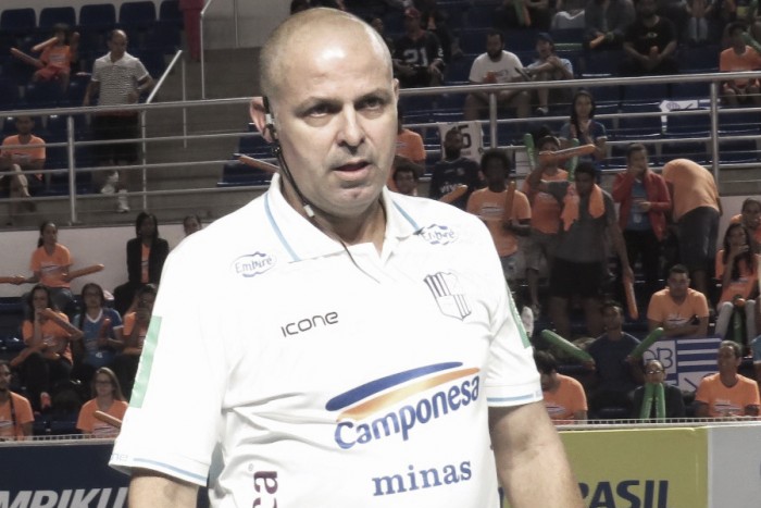Paulo Coco admite turno irregular do Minas, mas ressalta evolução do time nos últimos jogos