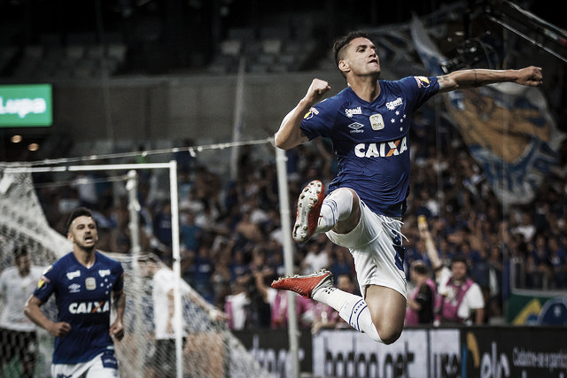 Com Thiago Neves decisivo, Cruzeiro bate Corinthians e sai na frente na Final da copa do Brasil Com Thiago Neves decisivo, Cruzeiro bate Corinthians e sai na frente na Final da copa do Brasil