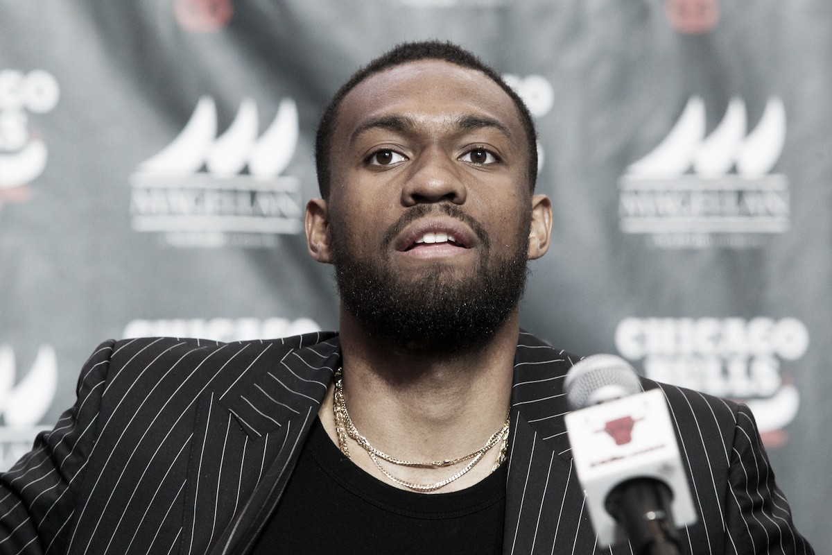 Jabari Parker "No le pagan a los jugadores para que jueguen en defensa" Jabari Parker "No le pagan a los jugadores para que jueguen en defensa"