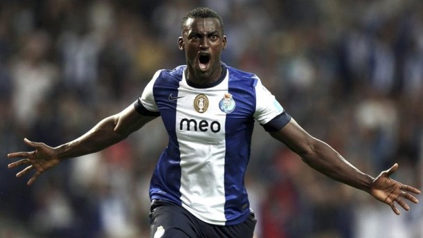 Il Napoli strizza l'occhio a Jackson Martinez