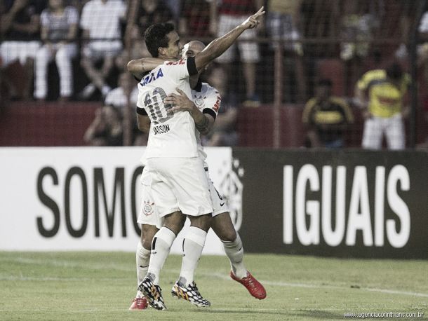 Destaque na vitória, Jadson comemora: "Recupera a confiança" Destaque na vitória, Jadson comemora: "Recupera a confiança"