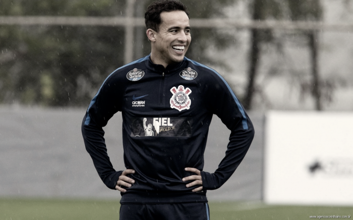 Recuperado de lesão, Jadson sinaliza retorno aos gramados: "Estou zerado" Recuperado de lesão, Jadson sinaliza retorno aos gramados: "Estou zerado"