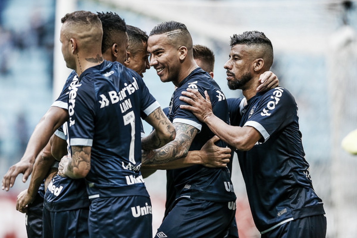 Em tarde inspirada de Jael, Grêmio atropela Botafogo em Porto Alegre
