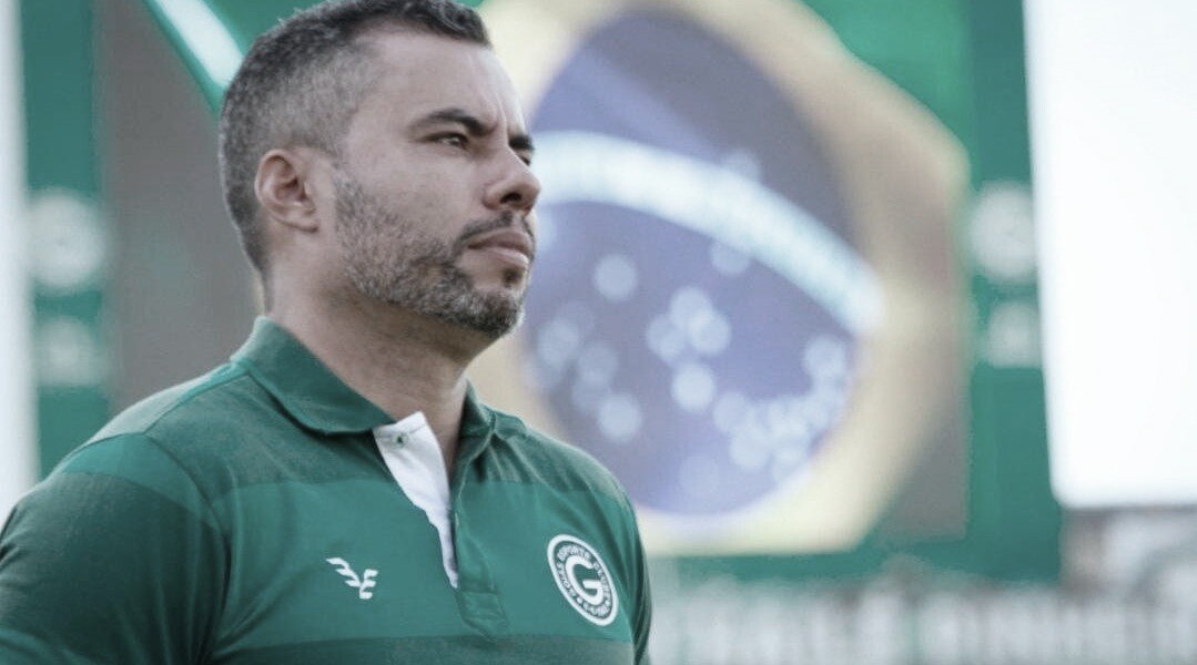 Técnico Jair Ventura anuncia saída do Goiás