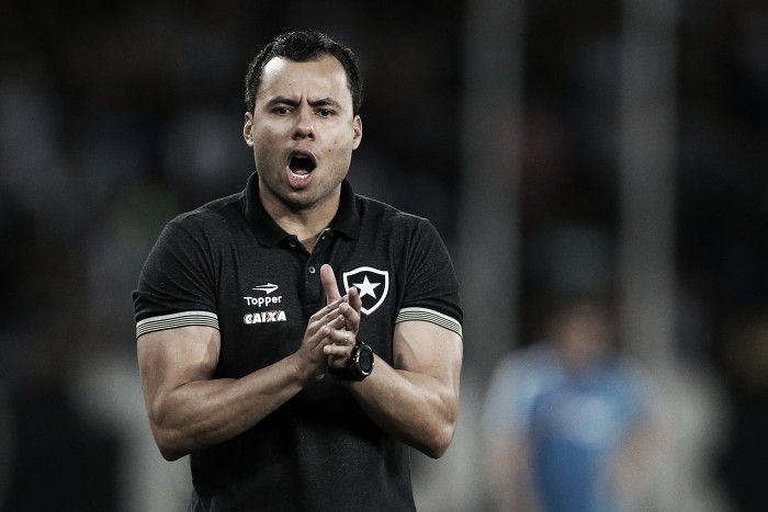 Apesar de derrota, Jair Ventura parabeniza time misto e projeta duelo na Libertadores