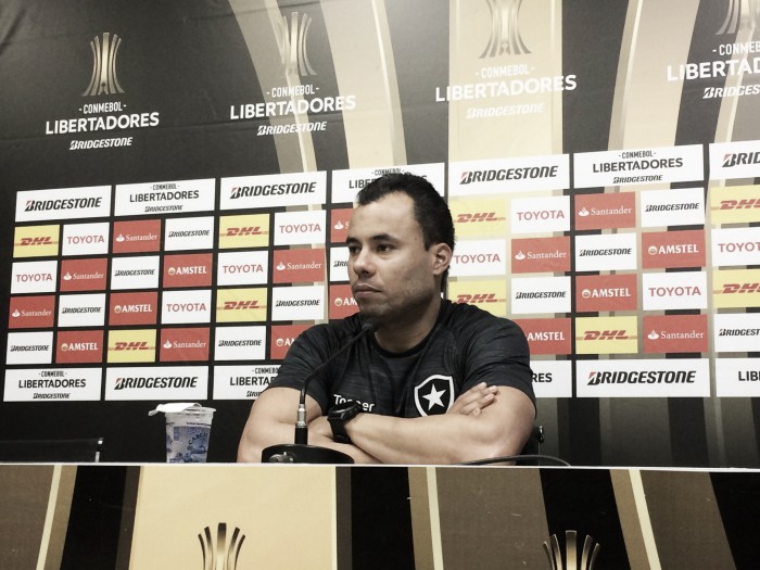 Em coletiva, Jair Ventura confirma gravidade da lesão de Leandrinho: "Só volta em 2018"