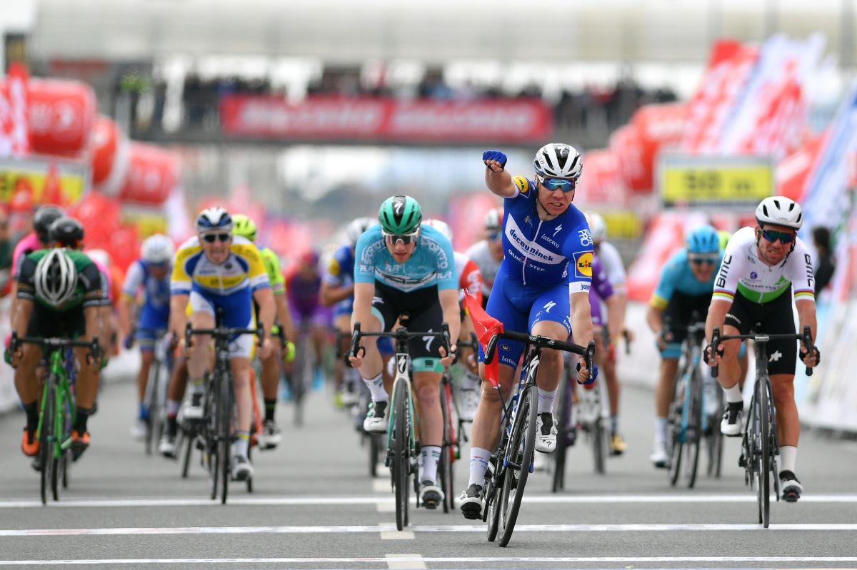 Jakobsen acaba con el dominio de Bennet en el Tour de Turquía Jakobsen acaba con el dominio de Bennet en el Tour de Turquía