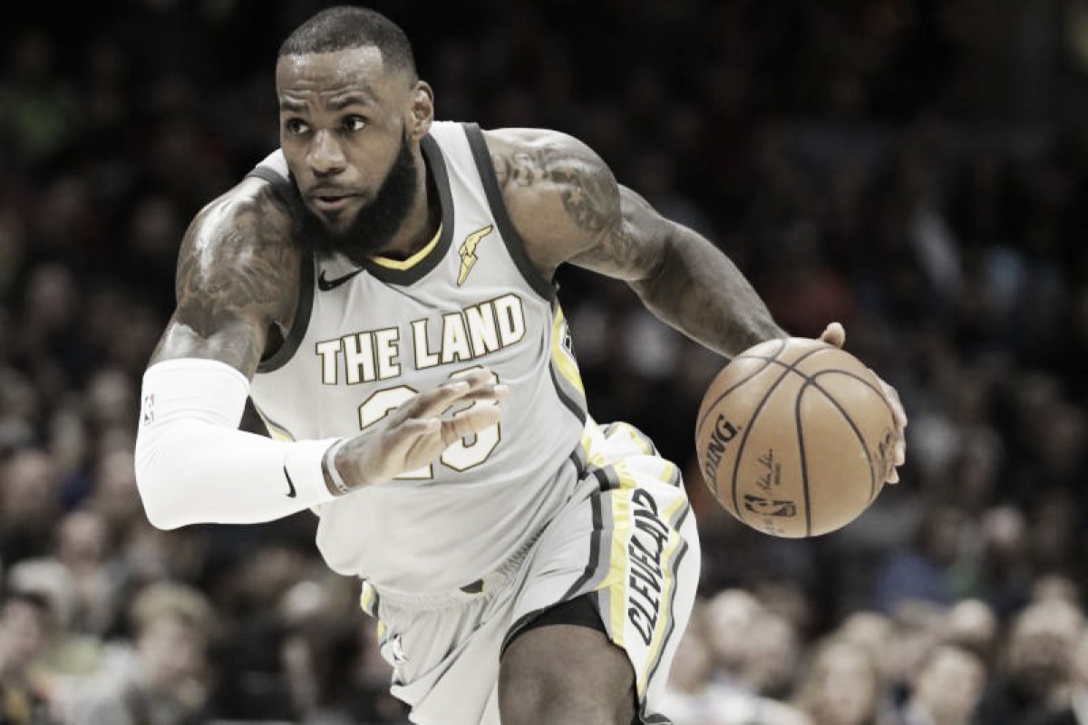 LeBron James sets double-digit scoring record, passes Michael Jordan