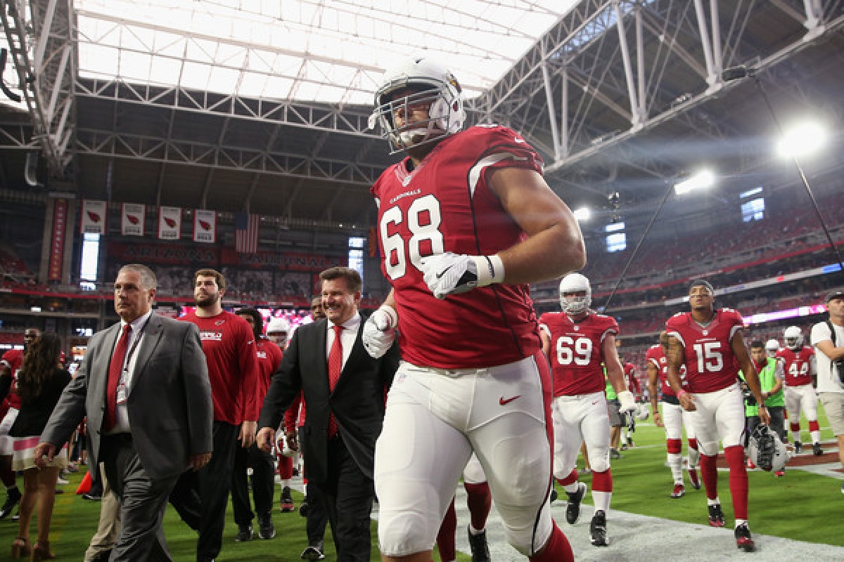 Broncos trade 6th-round pick to Cardinals for OT Jared Veldheer
