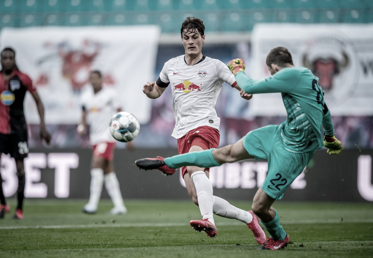 Goleiro do Hertha Berlin admite falha no segundo gol do RB Leipzig: "Foi horrível" Goleiro do Hertha Berlin admite falha no segundo gol do RB Leipzig: "Foi horrível"