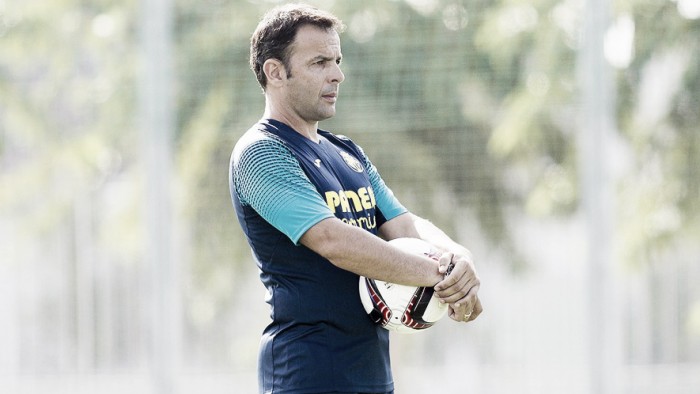 Javi Calleja confirma la salida de Bakambu en rueda de prensa Javi Calleja confirma la salida de Bakambu en rueda de prensa