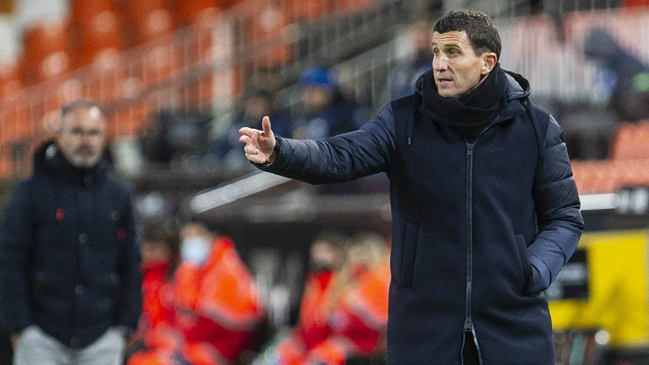Javi Gracia: "Hay que ser constantes, exigentes, aceptar las críticas porque son merecidas" Javi Gracia: "Hay que ser constantes, exigentes, aceptar las críticas porque son merecidas"