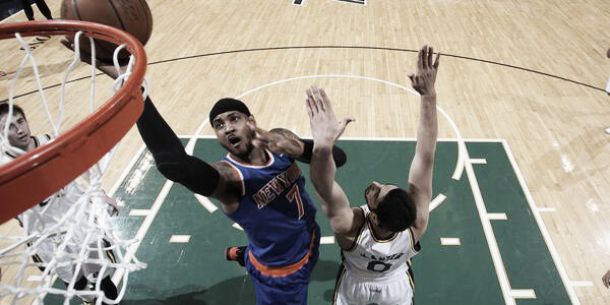 Un superlativo Carmelo Anthony acerca a los Knicks a los Playoffs