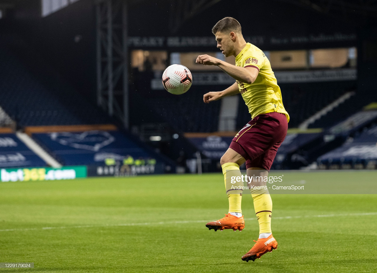 Burnley extend the contracts of four first-team players