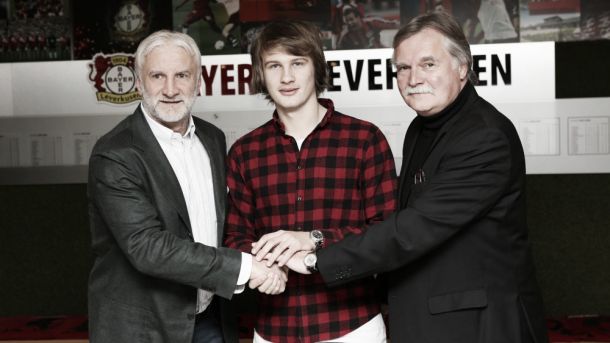 Jedvaj signs long-term deal with Leverkusen