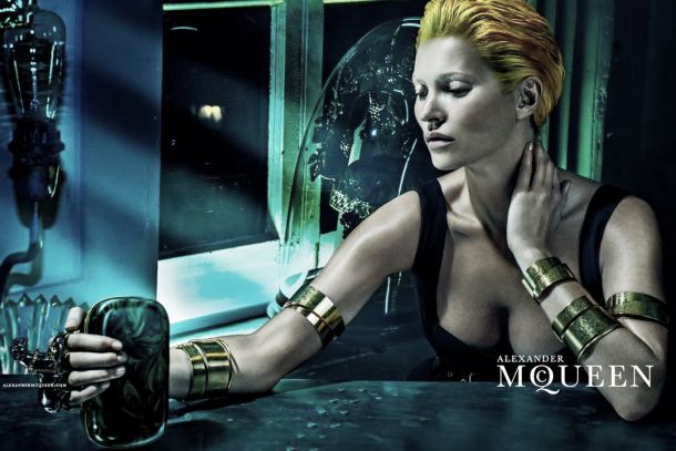 Kate Moss, la guerrera futurista de Alexander McQueen