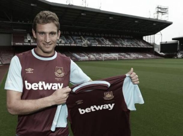 Jelavic signs for West Ham United