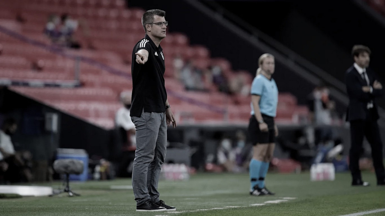 Técnico Jens Scheuer parabeniza desempenho do Bayern na despedida da Champions: "Jogamos um bom futebol" Técnico Jens Scheuer parabeniza desempenho do Bayern na despedida da Champions: "Jogamos um bom futebol"