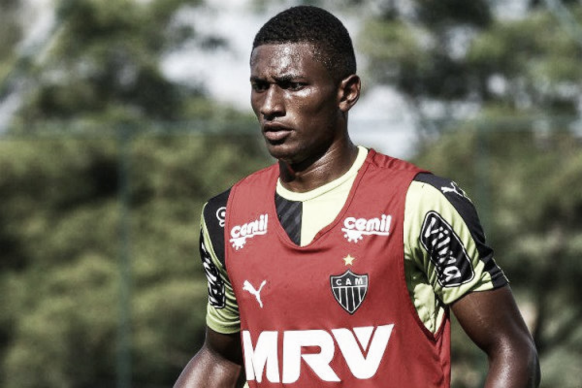 Sem espaço no Atlético-MG, zagueiro Jesiel é emprestado ao Paraná Clube