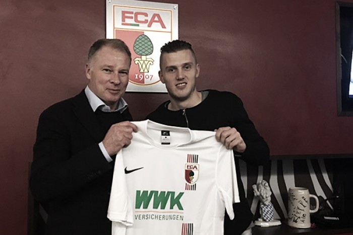 FC Augsburg sign Jeffrey Gouweleeuw