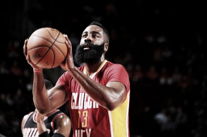 NBA, Minnesota in scioltezza sui Sixers. Harden trascina Houston contro i Blazers