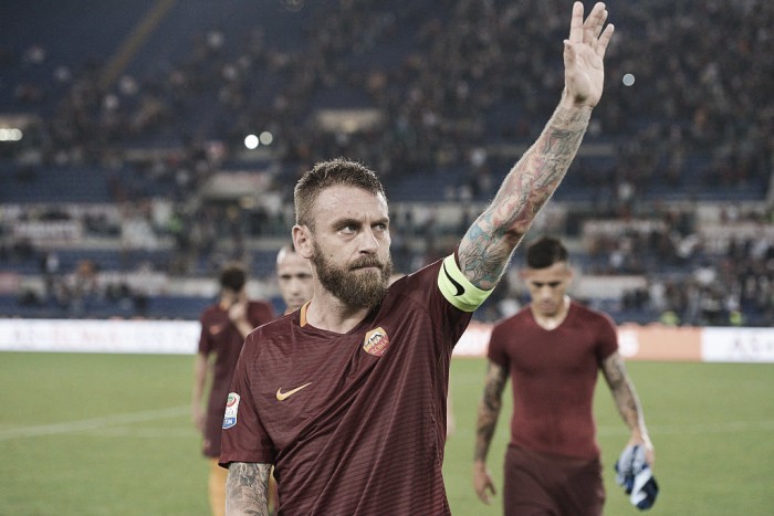 Roma, accordo con De Rossi. Biennale e fascia da capitano