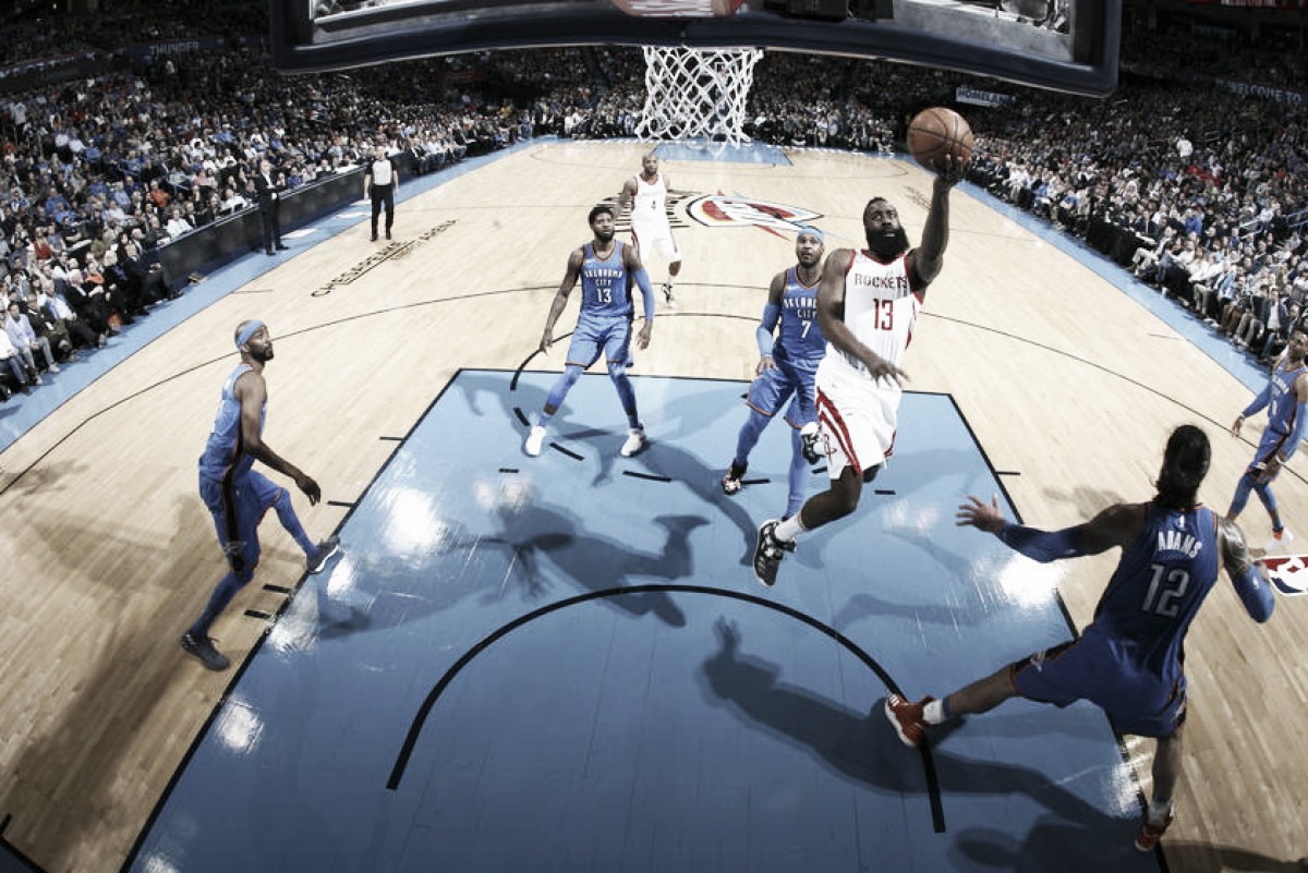 Houston Rockets se impõe sobre Oklahoma City Thunder e acumula 16ª vitória consecutiva Houston Rockets se impõe sobre Oklahoma City Thunder e acumula 16ª vitória consecutiva