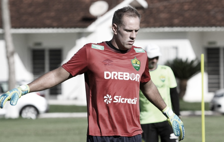 Goleiro João Carlos pede concentração para Cuiabá manter boa campanha na Série B Goleiro João Carlos pede concentração para Cuiabá manter boa campanha na Série B