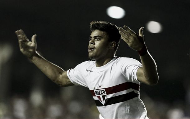 São Paulo goleia Atlético-MG e garante vaga na semifinal da Copinha