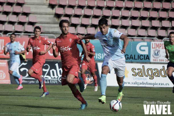 Fotos e imágenes del SD Compostela 0-2 Real Sporting de Gijón B de la jornada 4, Segunda División B Grupo I